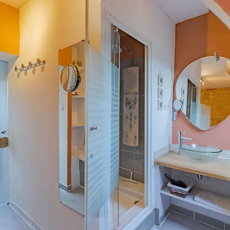 Ehemaliger Bauernhof Le Bonheur In By Interhome Sainte-Mondane