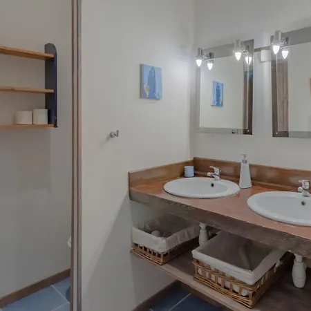 Ehemaliger Bauernhof Le Bonheur In By Interhome * Sainte-Mondane