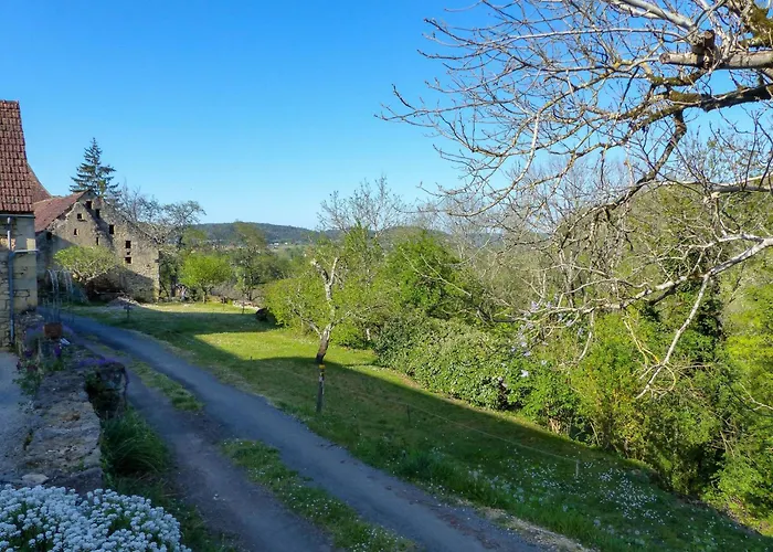 Ehemaliger Bauernhof Le Bonheur In By Interhome Sainte-Mondane